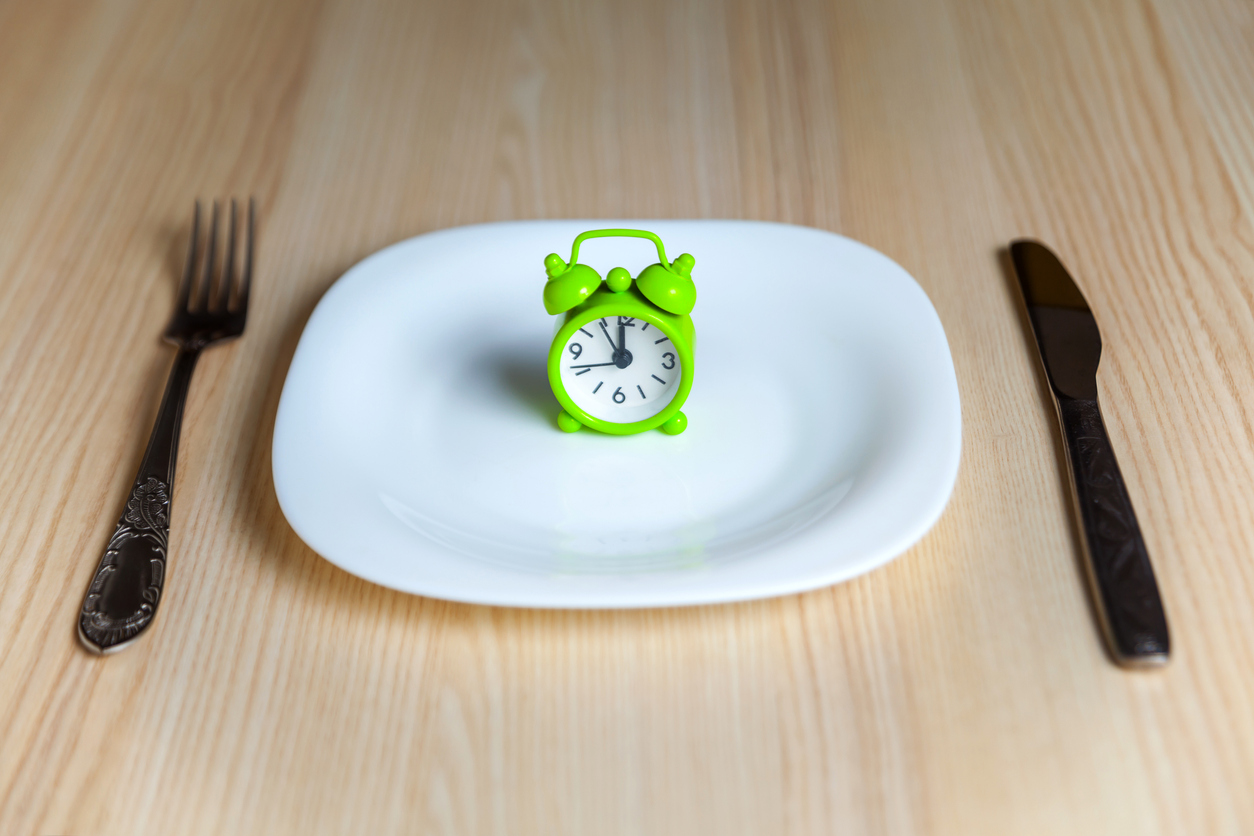 Πώς μπορεί να γίνει ευκολότερη η δίαιτα με διαλείπουσα νηστεία; – Αυτό είναι το κόλπο