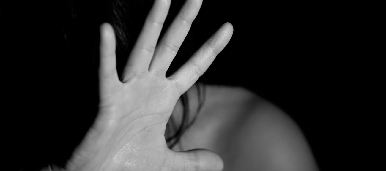 Δέκα πορνοστάρ κατηγορούν διάσημο συνάδελφό τους για κακοποίηση (φωτό)