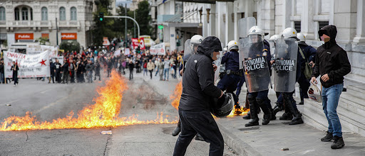 Επεισόδια στο κέντρο της Αθήνας στην διαδήλωση κατά του νομοσχεδίου απαγόρευσης των διαμαρτυριών