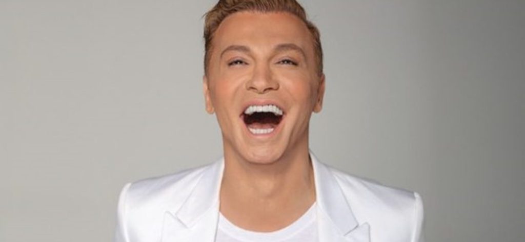 T. Ζαχαράτος: «Αποστασιοποιούμαι από την επιτυχία. Φοβάμαι μην ψωνιστώ»