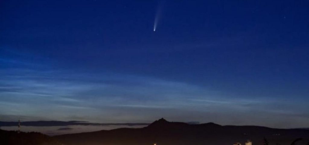 Εύβοια: Εντυπωσιακές εικόνες του κομήτη NEOWISE (φωτό)