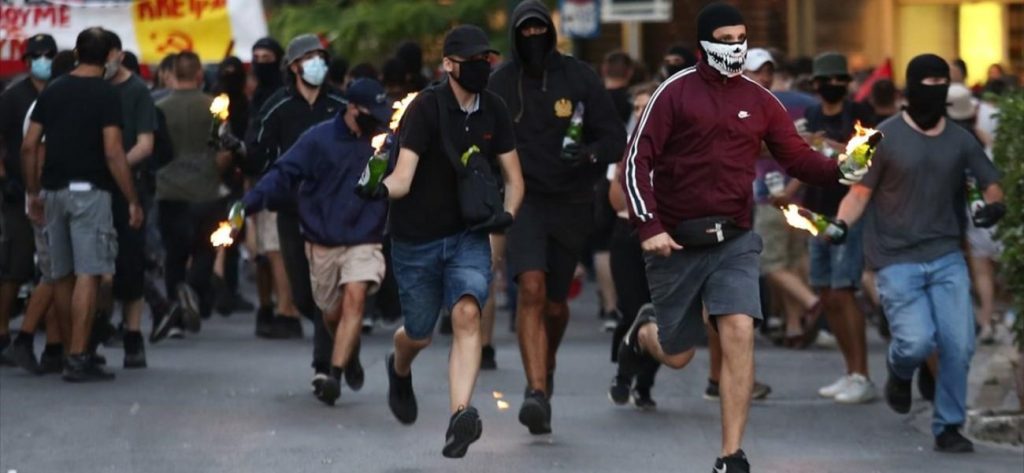 Σύλληψη 35χρονου στην διαδήλωση στο κέντρο της Αθήνας – Είχε στην κατοχή του μαχαίρι (φώτο)