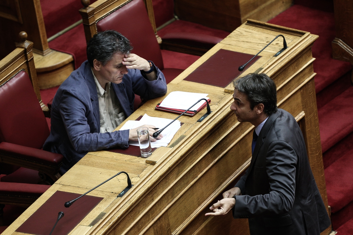 Τα «συγχαρητήρια» Μητσοτάκη στον… Τσακαλώτο και ο ενικός που «άναψε φωτιές»