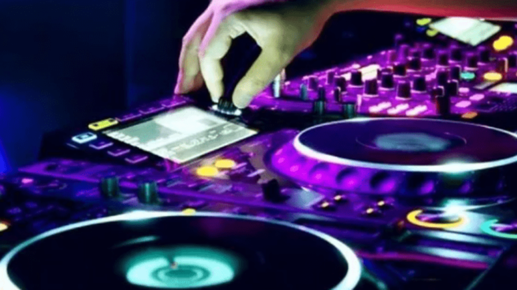 ΕΛ.ΑΣ: Μπαράζ εφόδων σε καταστήματα του Ηρακλείου – Το 50% των ελέγχων έδειξε ντεσιμπέλ εκτός ορίου