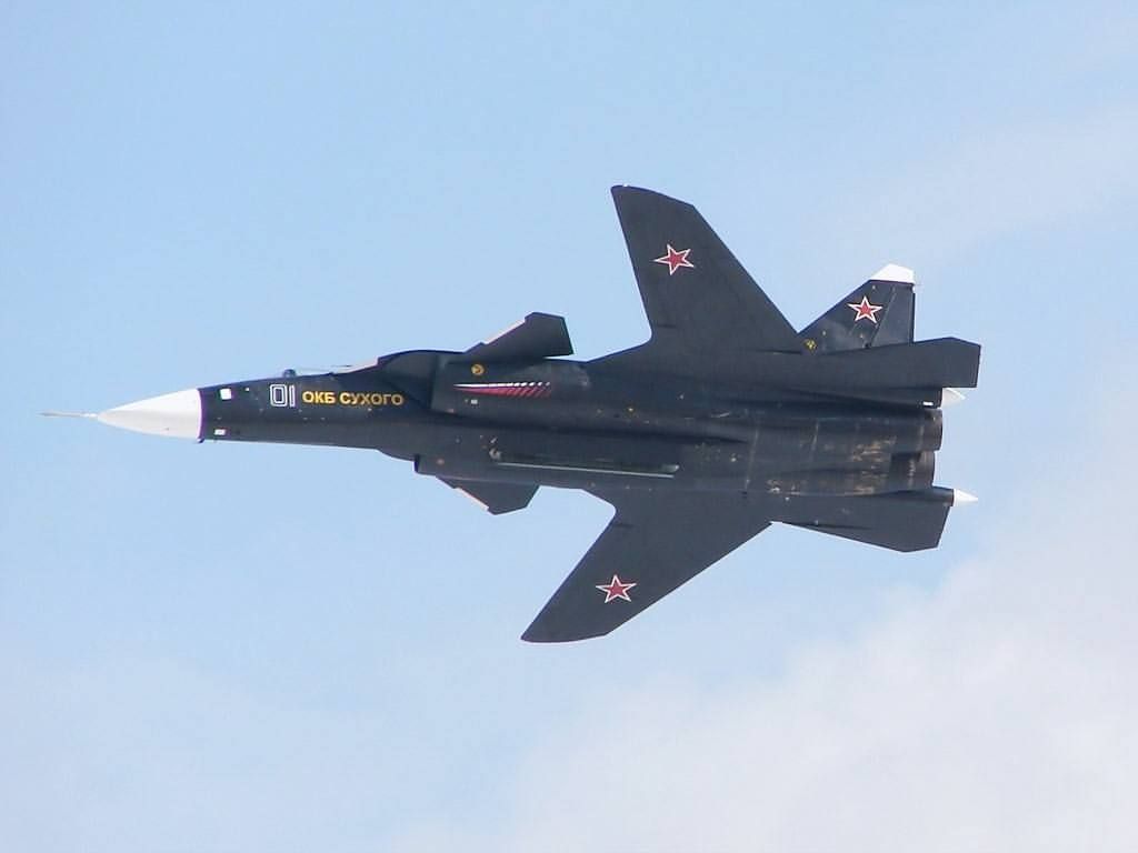 Όταν η Sukhoi παρουσίαζε το Su-47 και έκλεβε τις εντυπώσεις με την μοναδική σχεδίαση και τους ελιγμούς του (βίντεο)