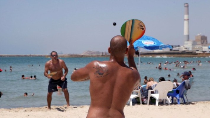 Τέσσερα πράγματα που αν δεν τα αντέχεις στην παραλία είσαι πλέον και με τη βούλα «γερο-γκρινιάρης» (φωτο)