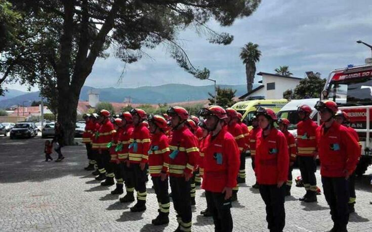 Μεγάλες δασικές πυρκαγιές στην Πορτογαλία – Αξιωματικός της πυροσβεστικής έχασε τη ζωή του