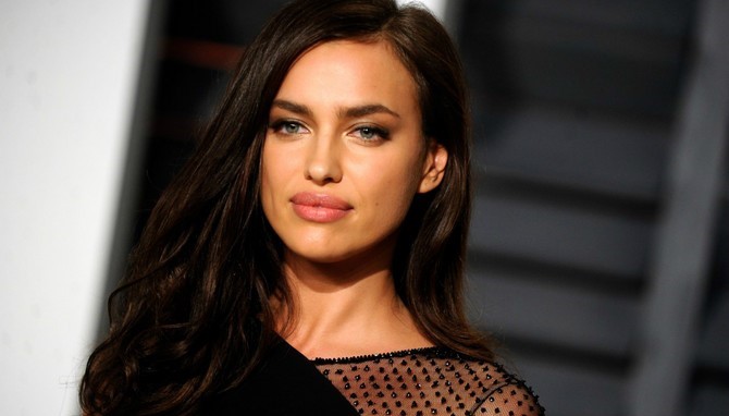 Irina Shayk: Πιο σέξι από ποτέ προτείνει την πιο κομψή επιλογή μαύρων εσωρούχων (βίντεο)