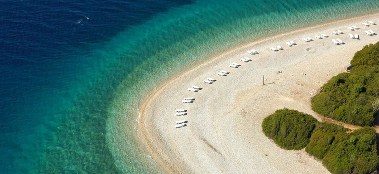 Πεταλιοί: H παραλία της Εύβοιας που σε παραπέμπει σε εξωτικό νησί (βίντεο & φώτο)