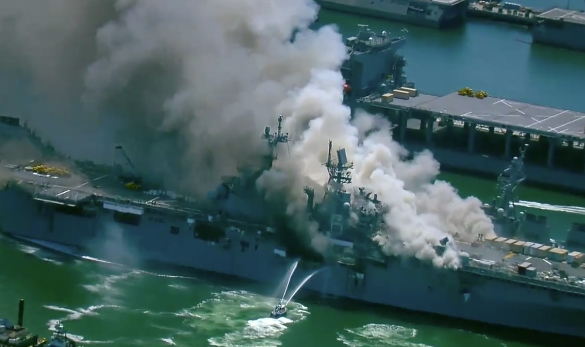 ΗΠΑ: Έκρηξη με τουλάχιστον έναν τραυματία σε πολεμικό πλοίο