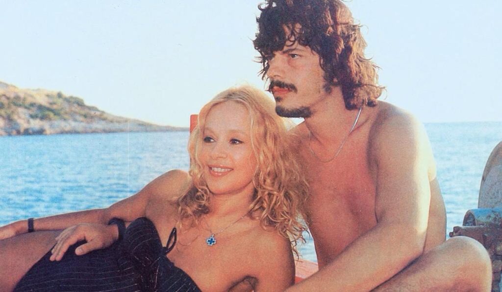 Σπάνιο υλικό: Η Α.Βουγιουκλάκη μαζί με τον Β.Μπονάτσο στον Θεολόγο (φώτο)