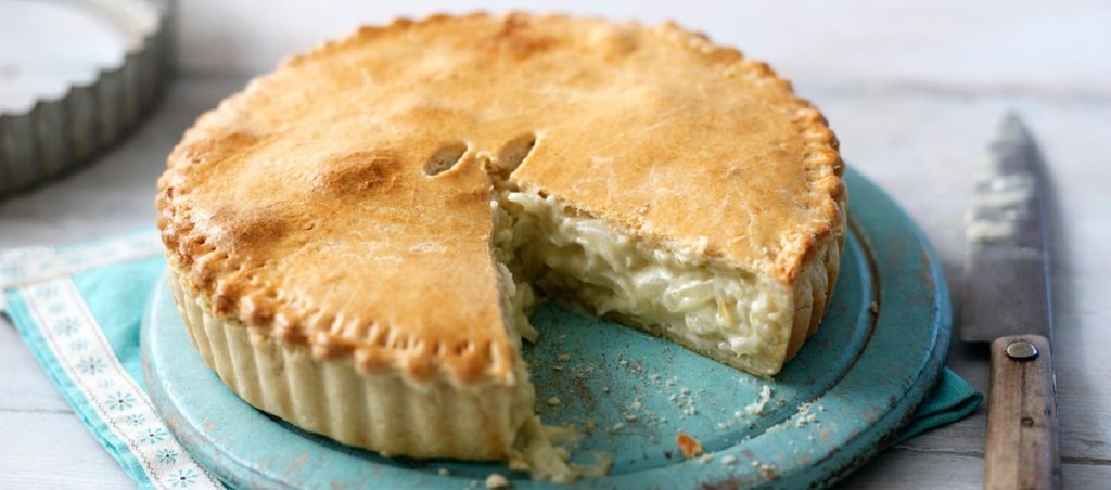 Δείτε γιατί πρέπει να αφήνετε την πίτα την κρυώσει πριν την κόψετε