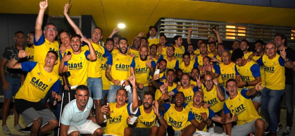 Κάντιθ: Ο πρόεδρος της ομάδας τρελάθηκε με την άνοδο και μοίρασε 10.000 δωρεάν διαρκείας (βίντεο)