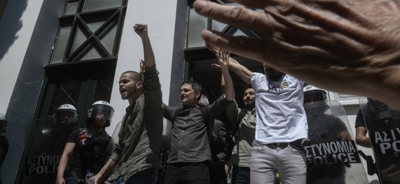 Αφέθηκαν ελεύθεροι οι εννιά διαδηλωτές για τα επεισόδια στο κέντρο της Αθήνας