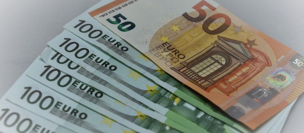Έξτρα οικονομική ενίσχυση σε 400.000 εργαζομένους – Ποιους αφορά