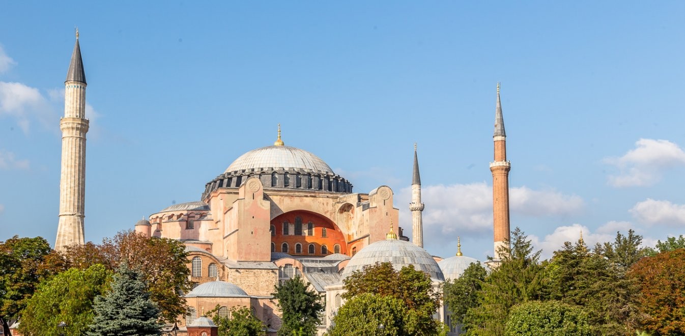 Θρησκευτική επιτροπή της Τουρκίας: Οι αγιογραφίες της Αγίας Σοφίας πρέπει να σκουραίνουν με τα «κατάλληλα μέσα»