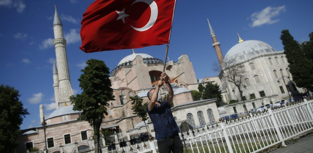 ΥΠΕΞ Τουρκίας: «Η Αγία Σοφία ανήκει στην Τουρκία – Κανένας δεν μπορεί να παρεμβαίνει σε θέματα κυριαρχίας μας»