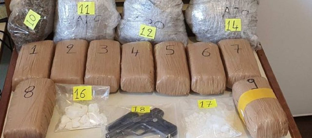 Χανιά: Η βαλίτσα «έκρυβε» 10 κιλά κάνναβης – Πήγε να την πάρει και την «τσάκωσαν»