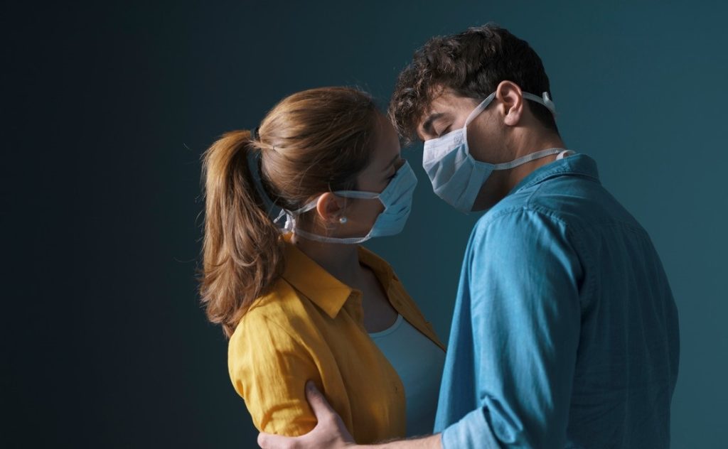 Έρευνα: Πόσο ενεργή ήταν η σεξουαλική ζωή των Ελλήνων κατά τη διάρκεια της καραντίνας;