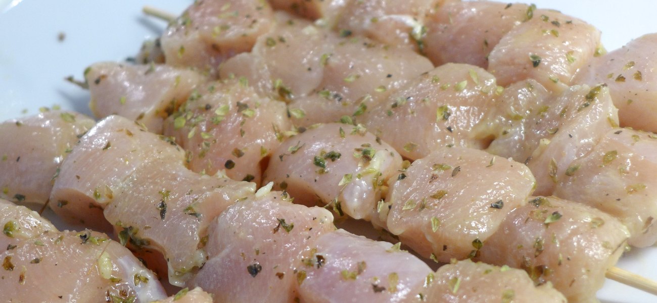 ΕΦΕΤ: Αποσύρει σουβλάκια κοτόπουλο με μπέικον λόγω σαλμονέλας