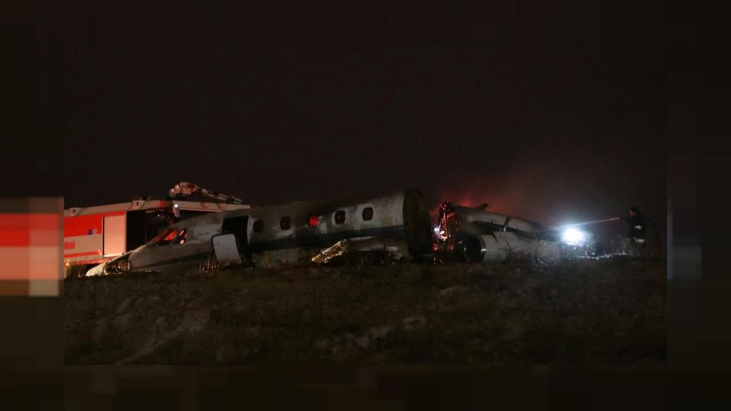 Τουρκία: Επτά νεκροί σε συντριβή αεροσκάφους συλλογής πληροφοριών – Προσέκρουσε στο όρος Άρτος σε υψόμετρο 2.200 μέτρων