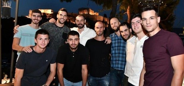 Ομάδα βόλεϊ Παναθηναϊκού: Γιόρτασε τον τίτλο κάτω από την Ακρόπολη (φωτό)
