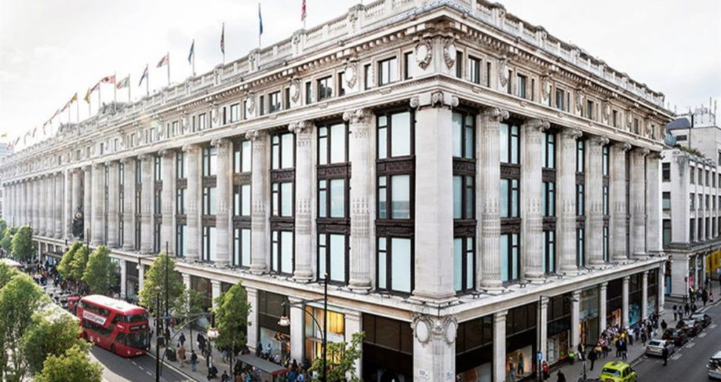 Λονδίνο: Συναγερμός για επίθεση με σπρέι σε γνωστό εμπορικό κέντρο