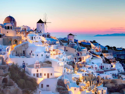 Γερμανική εφημερίδα: «Η Ελλάδα εκπλήσσει με τη ριψοκίνδυνη στρατηγική της στον τουρισμό εν μέσω κορωνοϊού»