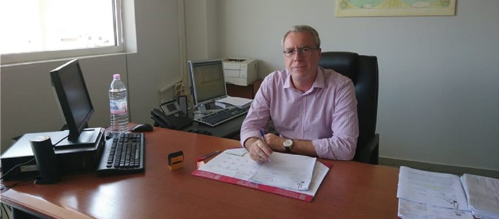 Επίθεση με τσεκούρι στην Κοζάνη: Αυτός είναι ο διευθυντής της ΔΟΥ που ακινητοποίησε τον 45χρονο