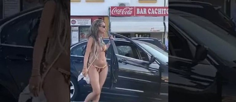 Ισπανία: Γυναίκα τράκαρε αλλά βγήκε από το αμάξι και χόρευε (βίντεο)