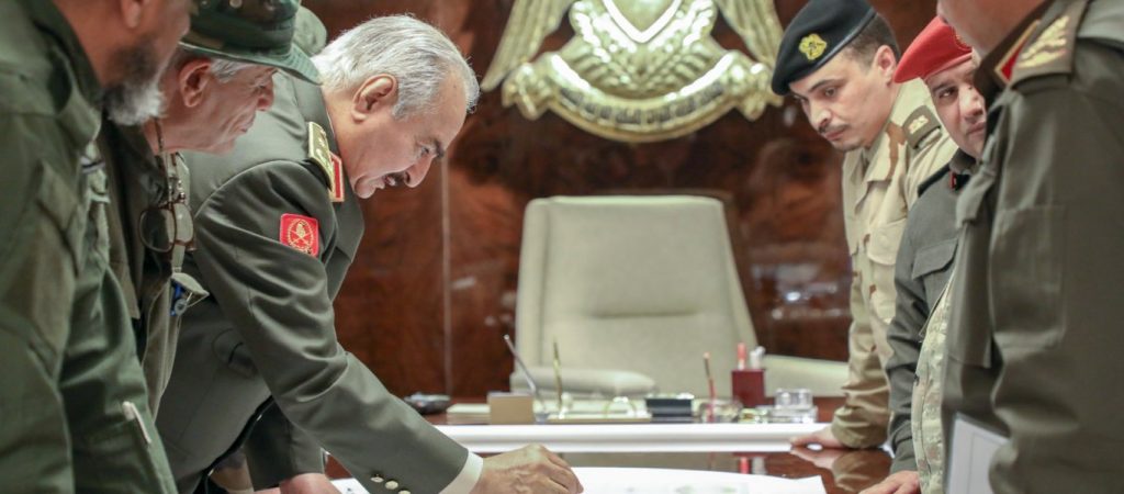 Οι ΗΠΑ επιχειρούν να σταματήσουν την διχοτόμηση της Λιβύης & απειλούν τον Χ.Χάφταρ: «Παρέδωσε τις πετρελαιοπηγές»