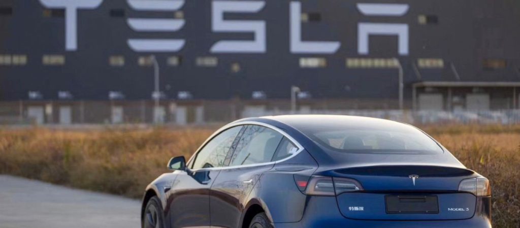 Tesla: «Ανοίγει τα πλοκάμια της» και στην Ελλάδα – Βρίσκεται σε αναζήτηση συνεργατών