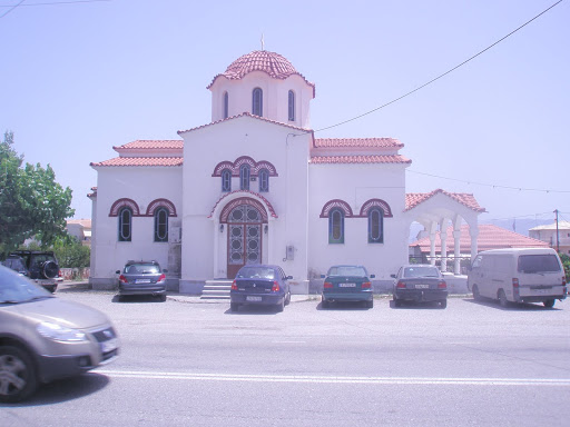 Ναύπακτος: Άγνωστοι έκλεψαν το λείψανο του Αγίου Νεκταρίου – Έρευνες για τον εντοπισμό τους (βίντεο)