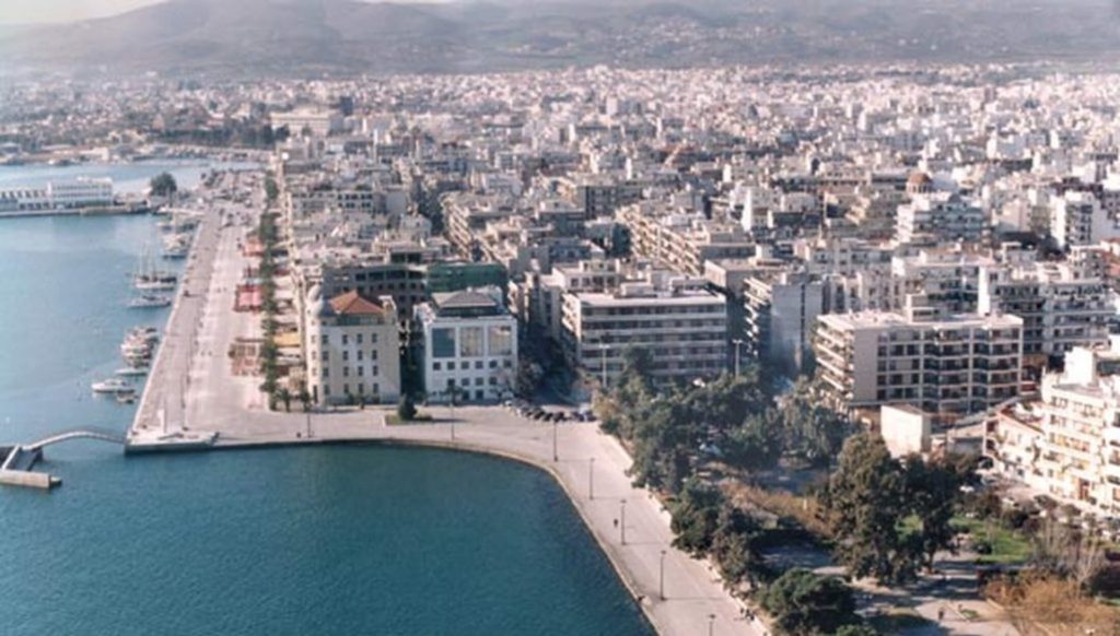 Βόλος:40χρονη θετική στον κορωνοϊό μεταφέρθηκε στη Λάρισα