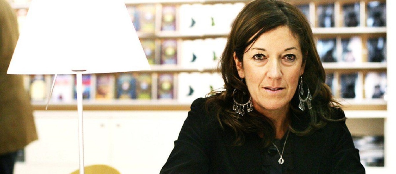 Β. Χίσλοπ: H συγγραφέας του μπεστ σέλερ «Το Νησί» πολιτογραφήθηκε Ελληνίδα