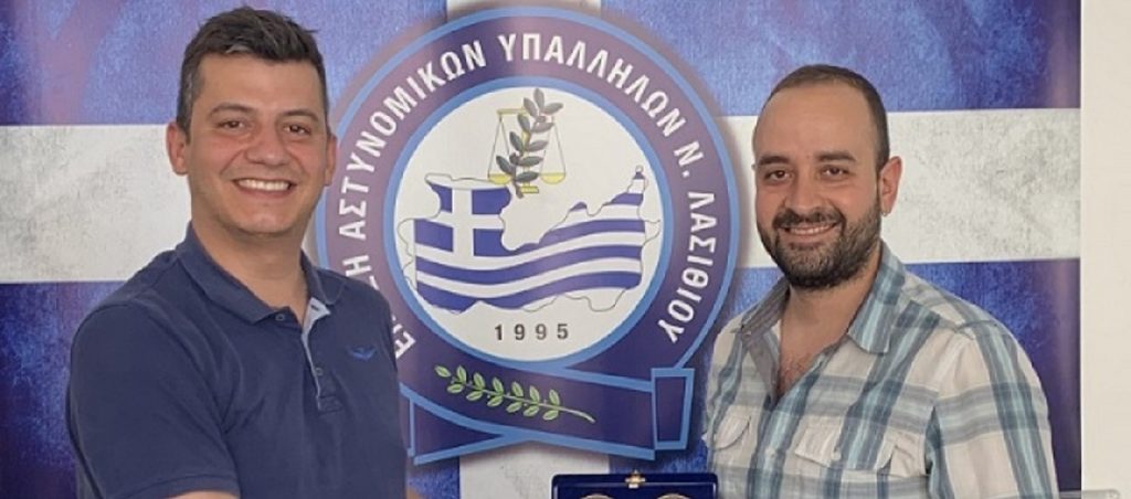 Αστυνομικός από την Κρήτη «σάρωσε» στις Πανελλήνιες (φώτο)