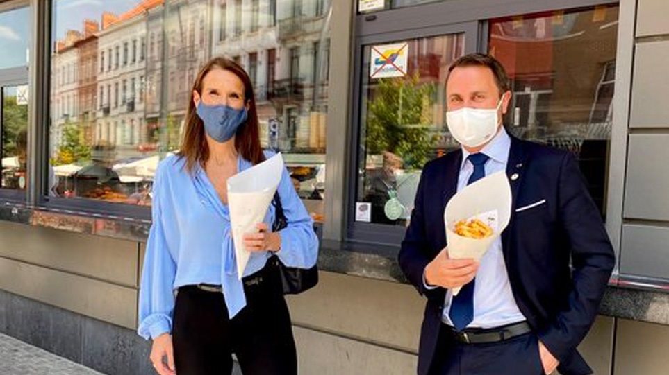 Σύνοδος Κορυφής: Ένα διάλειμμα όλοι χρειάζονται – Οι τέσσερις πρωθυπουργοί που πήγαν για… τηγανιτές πατάτες! (βίντεο)