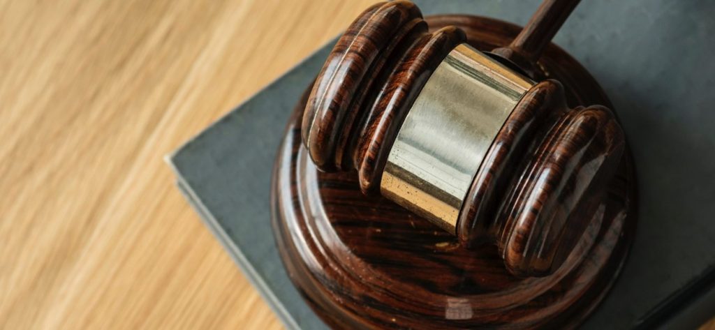 Αυστραλία: Βαρύ πρόστιμο σε εταιρία ένδυσης για κολάν κατά του…  κορωνοϊού