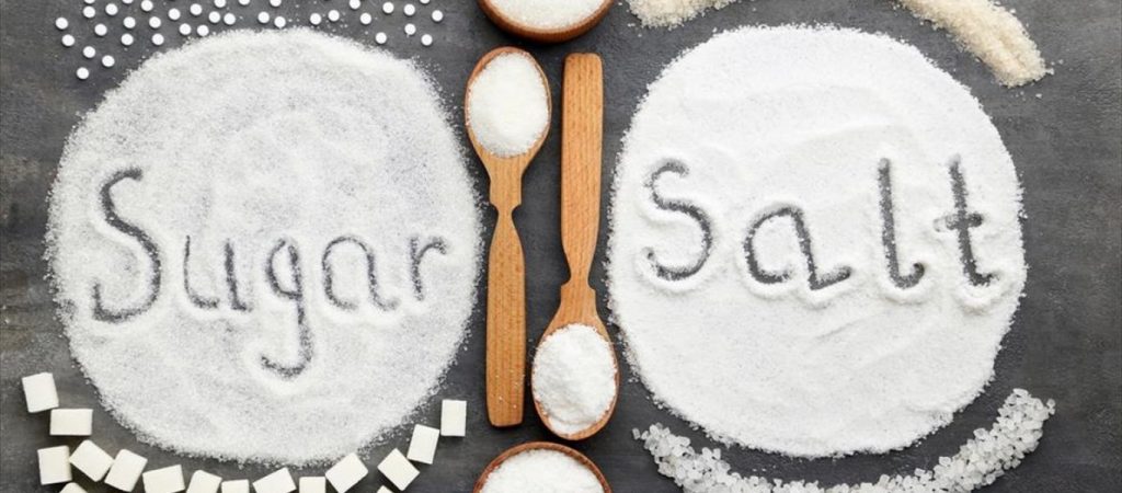 Πίεση αίματος: Τι ισχύει με το αλάτι και τι με την ζάχαρη – Η «παγίδα» που πρέπει να προσέξετε
