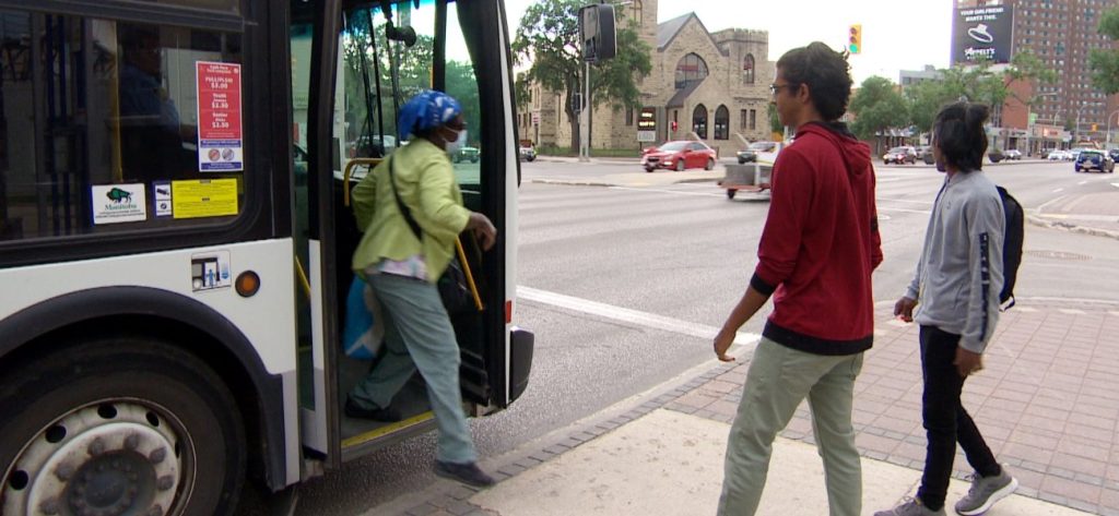 Αυστραλία: Τρεις άνδρες έχασαν την ζωή τους μετά από ανατροπή τουριστικού λεοφωρείου