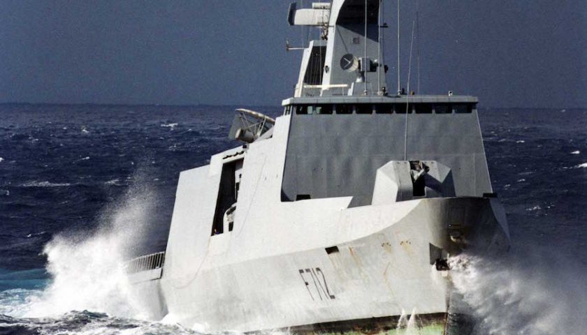 Ο Μακρόν δεν τόλμησε να κατονομάσει την Τουρκία για την Λιβύη – Χ.Ακάρ: «Να ζητήσει συγγνώμη η Γαλλία για την φρεγάτα»