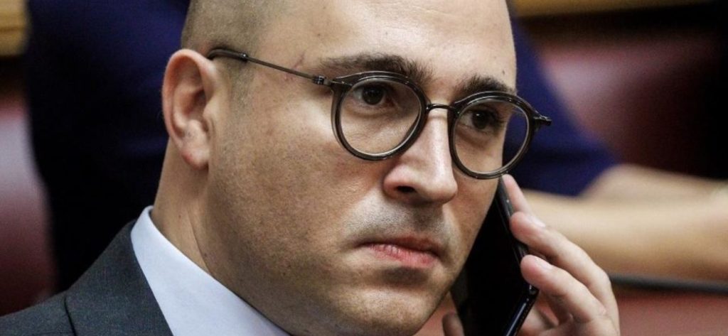 Μέλος Ρουβίκωνα κατά Κ. Μπογδάνου: «Η αλληλεγγύη είναι το όπλο μας κι αυτό το όπλο είναι πανίσχυρο»