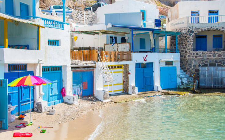 Μήλος: Αυτό είναι το χρωματιστό χωριό των ψαράδων (φωτό)