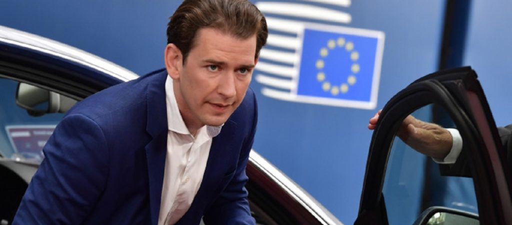 Σύνοδος Κορυφής: Ο Σ. Κουρτς «δικαιολόγησε» τον Εμ. Μακρόν