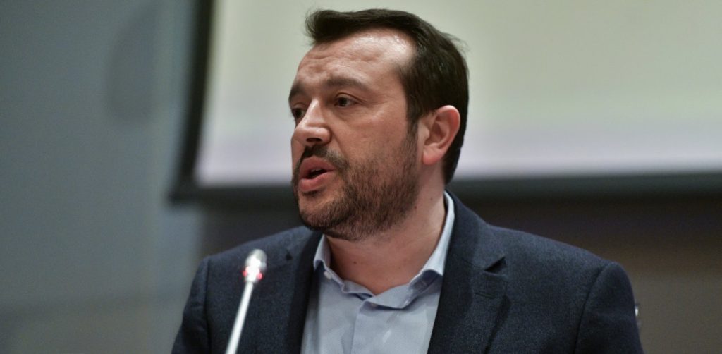 Δεν… «ιδρώνει το αυτί» του Νίκου Παππά – Συνεχίζει τα μπάνια στο Λουτράκι παρά τις αποκαλύψεις (φωτο)