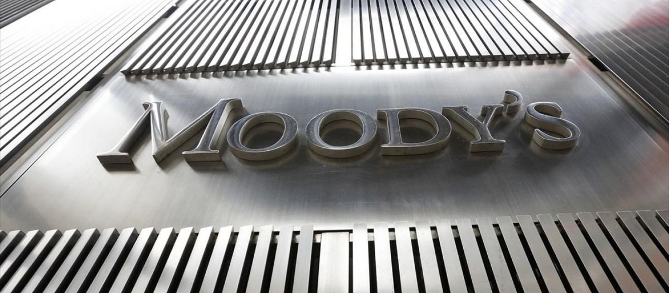 Moody’s: «Η αύξηση των καταθέσεων στις ελληνικές τράπεζες περιορίζει τις πιέσεις στην κερδοφορία τους λόγω κορωνοϊού»