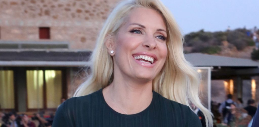 Παιχνίδια στην… άμμο για την Ελένη Μενεγάκη και την μικρή της κόρη (φώτο)