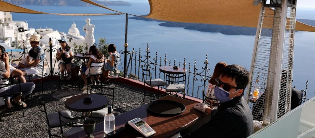 «Μαύρη τρύπα» στα έσοδα από τον τουρισμό – Πτώση ύψους 80% στο πεντάμηνο