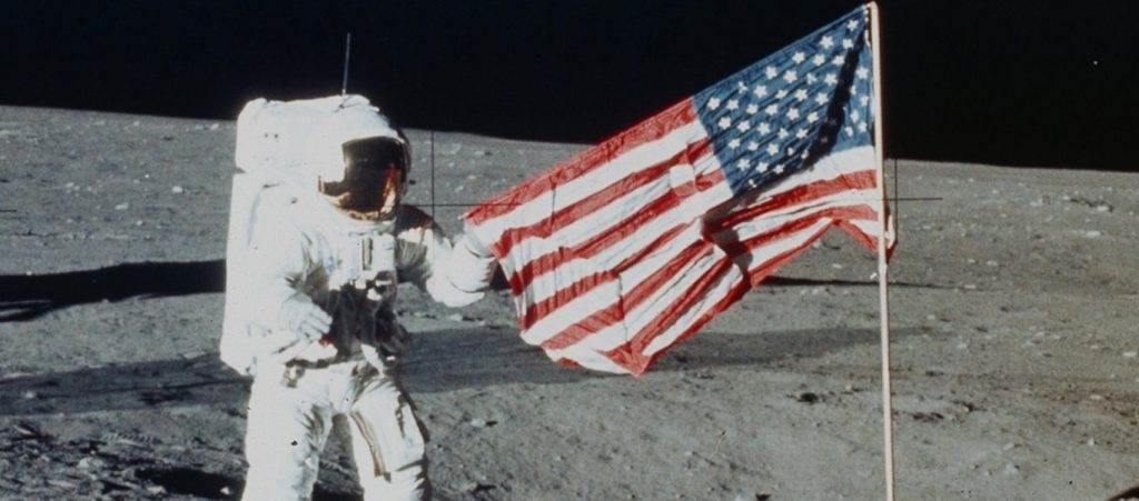 Τι απέγιναν οι αμερικανικές σημαίες που στήθηκαν το 1969 στη σελήνη (φώτο)