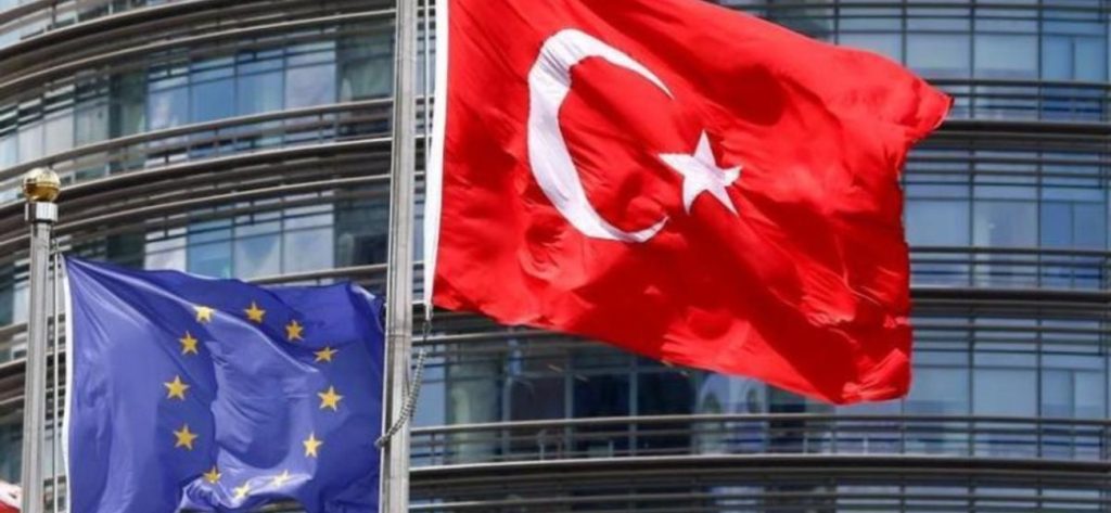 Κομισιόν προς Τουρκία: «Στέλνετε λάθος μηνύματα – Να προσφύγει στο Διεθνές Δικαστήριο»